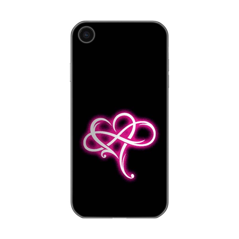 Coque noire avec coeur tribal et sigle infini