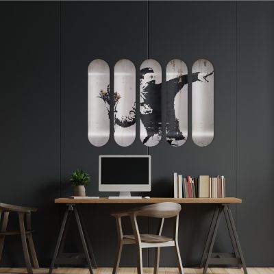 Skate Board décoration murale, Flower Thrower inspired by Banksy