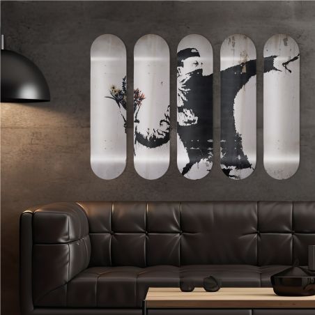 Skate Board décoration murale, Flower Thrower inspired by Banksy Skate Board décoration murale, Flower Thrower inspired by Banksy