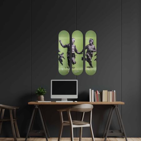 Skate Board décoration murale originale, Riot Police Flowers, Banksy street art