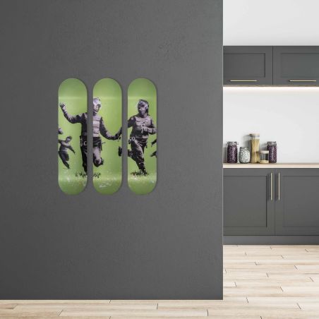 Skate Board décoration murale originale, Riot Police Flowers, Banksy street art Skate Board décoration murale originale, Riot Police Flowers, Banksy street art