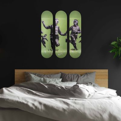 Skate Board décoration murale originale, Riot Police Flowers, Banksy street art