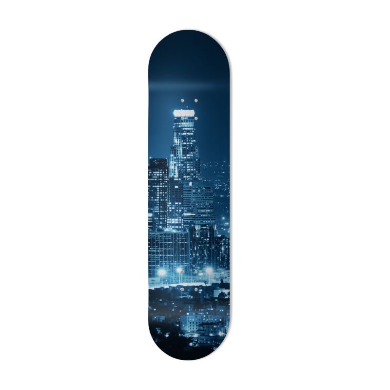 Skate Board original, décoration murale, une ville la nuit