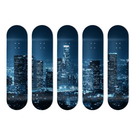 Skate Board original, décoration murale, une ville la nuit